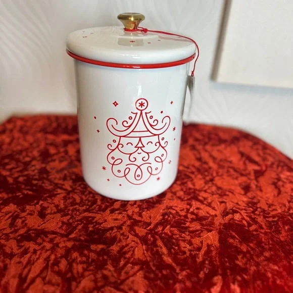 Le Creuset Kitchen Le Creuset Festive White And Red Enamel